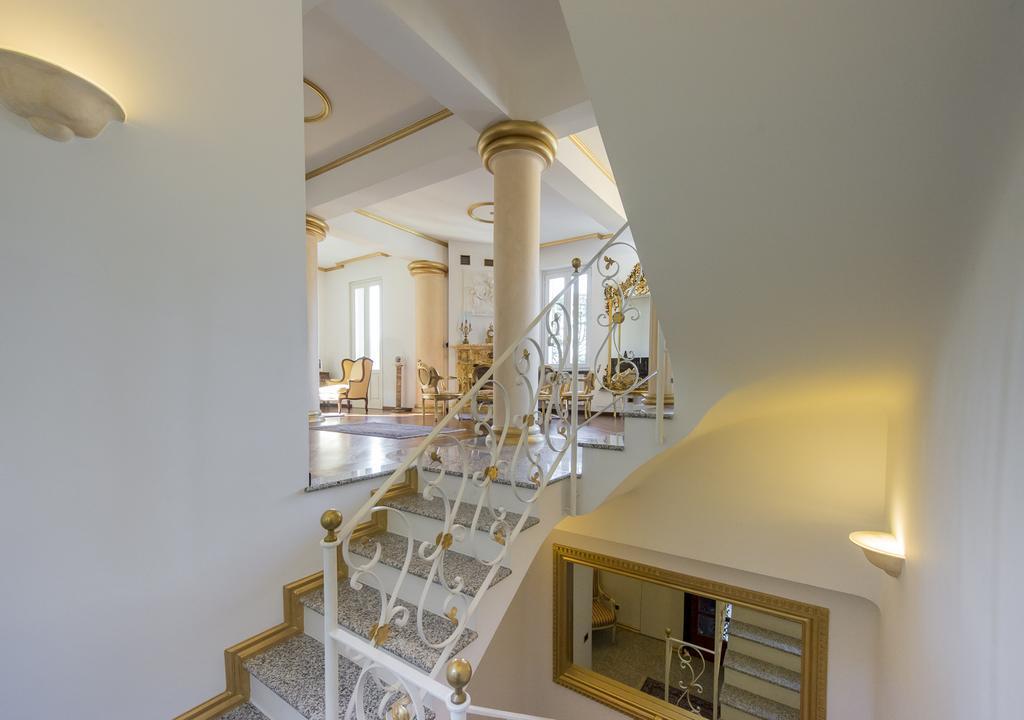 Villa Puccini Bed & Breakfast Леко Екстериор снимка