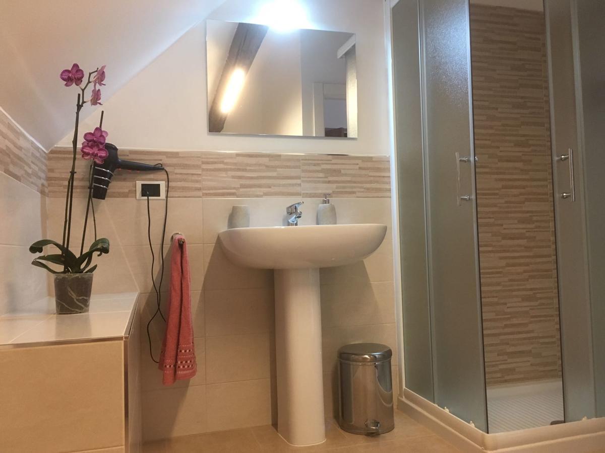 Villa Puccini Bed & Breakfast Леко Екстериор снимка