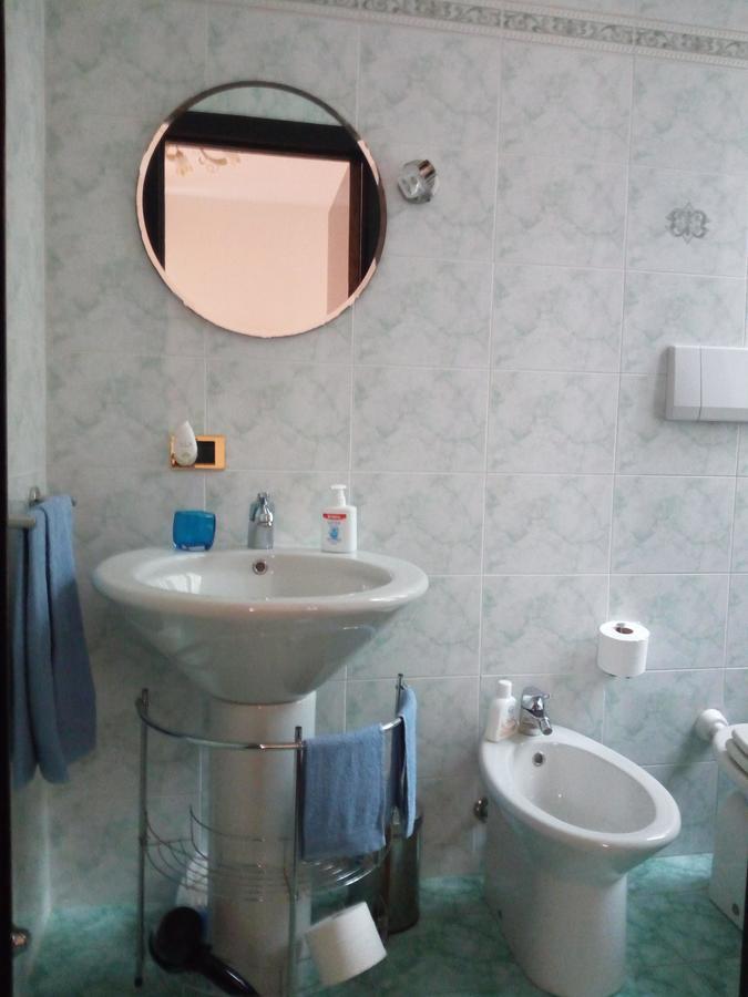 Villa Puccini Bed & Breakfast Леко Екстериор снимка